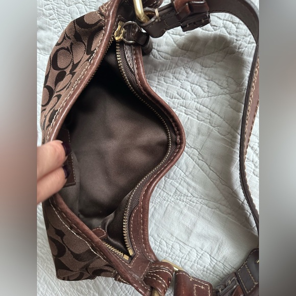 Coach 11430 Shoulder Bag - Picture 10 of 11